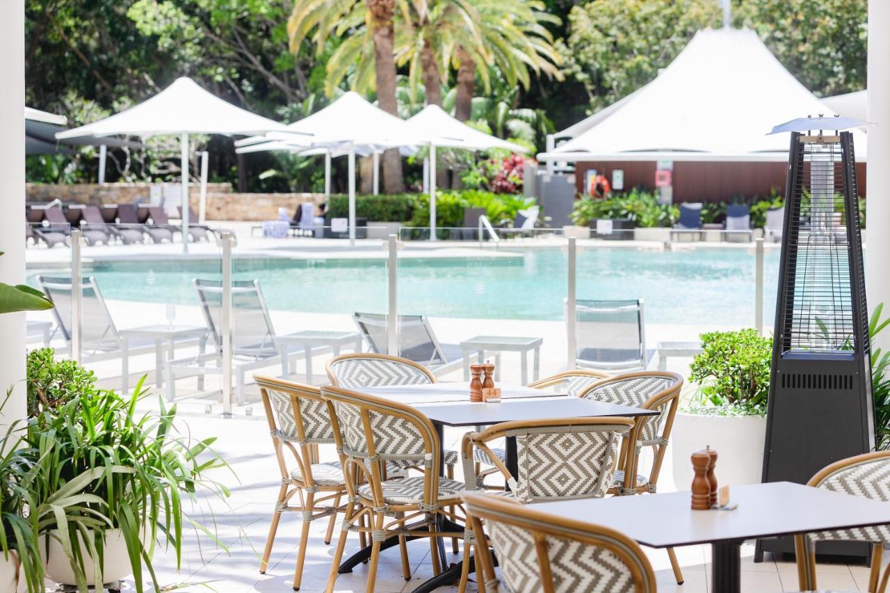 Racv Royal Pines Resort Gold Coast Benowa Exterior foto Poolside at the Hotel